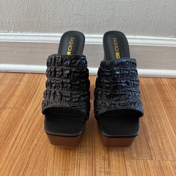 Black and Brown Women's Shoes - Picture 2 of 6